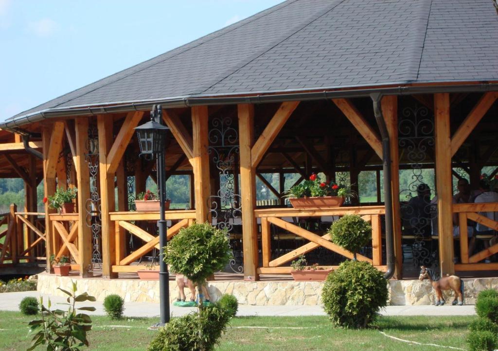 Pension La Taticu Săcălăşeni 外观 照片